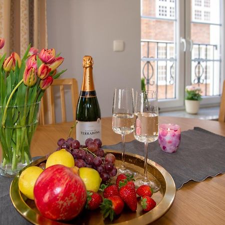 Maya'S Flats & Resorts - Staromiejski Apartments غدانسك المظهر الخارجي الصورة
