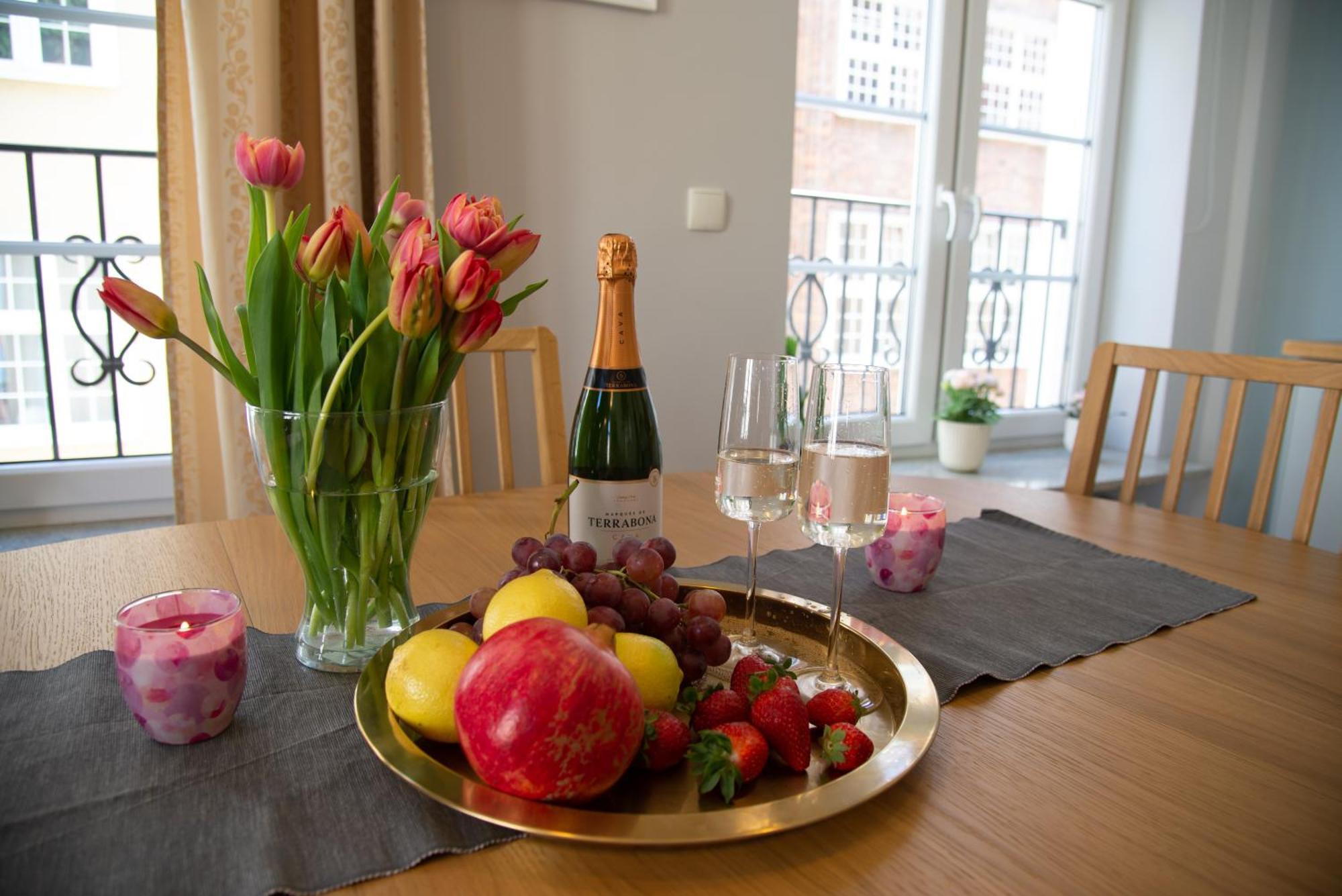 Maya'S Flats & Resorts - Staromiejski Apartments غدانسك المظهر الخارجي الصورة
