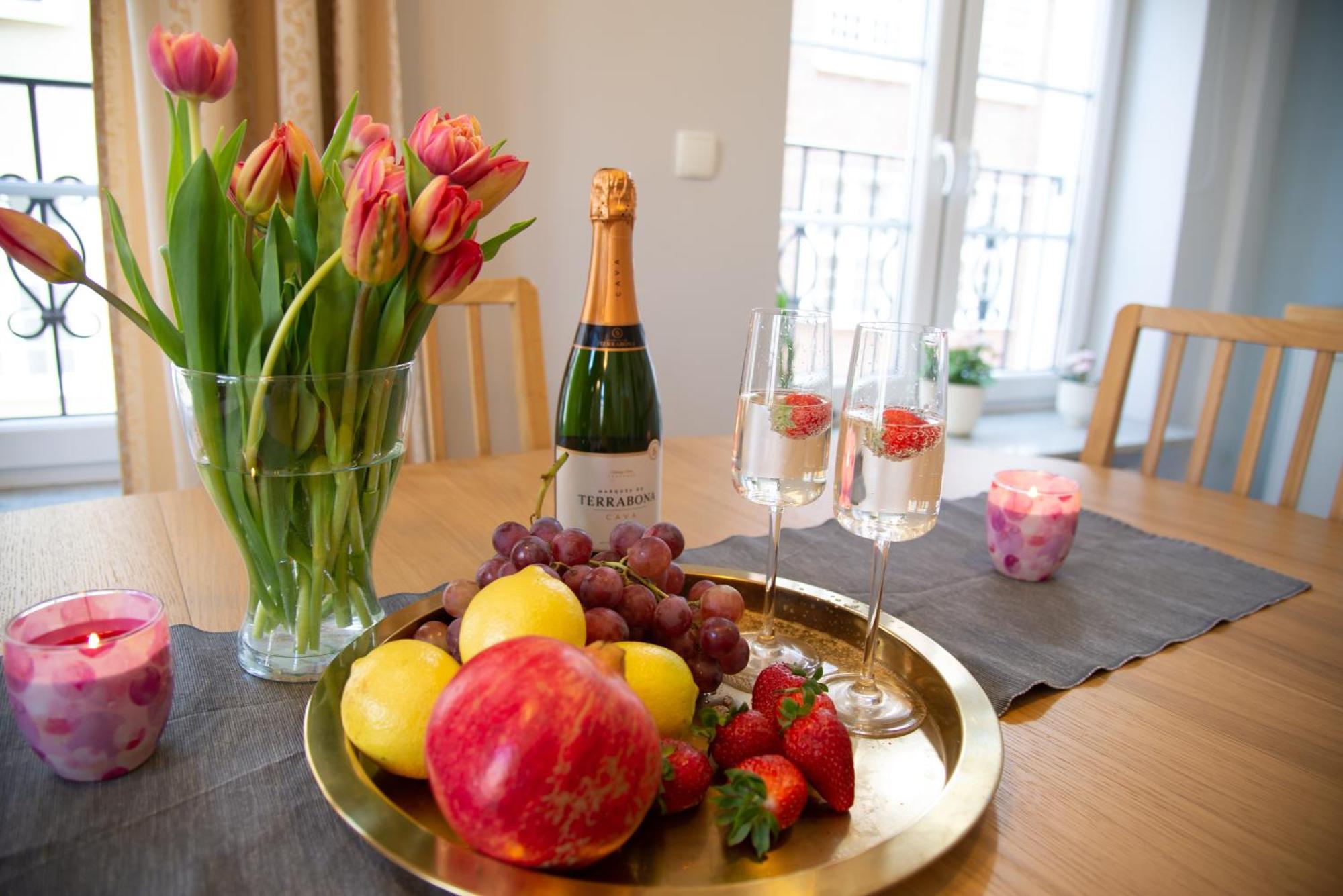Maya'S Flats & Resorts - Staromiejski Apartments غدانسك المظهر الخارجي الصورة